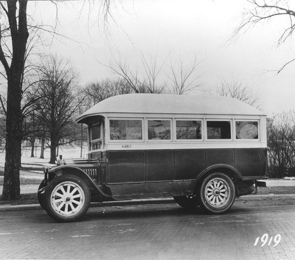An image of the Jefferson Lines Bus from 1919